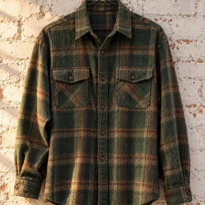 Sobrecamisa de franela de lana a cuadros verdes y marrones con dos bolsillos